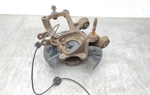 Rear wheel hub spindle/knuckle