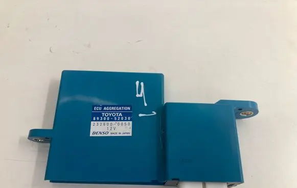 Toyota RAV 4 (XA30) Door central lock control unit/module 8930052030