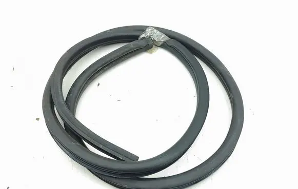 Nissan 350Z Rubber seal front coupe door 