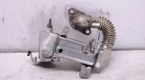 Nissan Qashqai EGR valve cooler 147350264R
