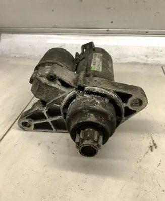 Volkswagen Golf IV Starter motor 02T911023S