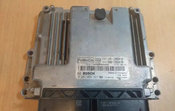 Ford Fiesta Engine control unit/module ECU 0281035327 JLB1-12A650-UA HA6A-12B684-MA