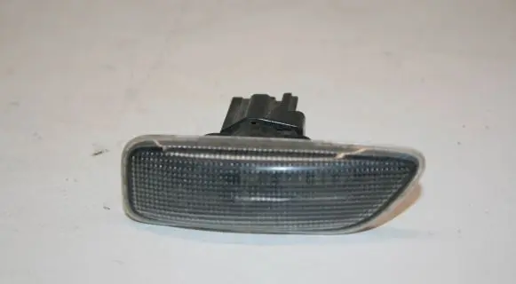 Volvo V70 Front fender indicator light 30722642