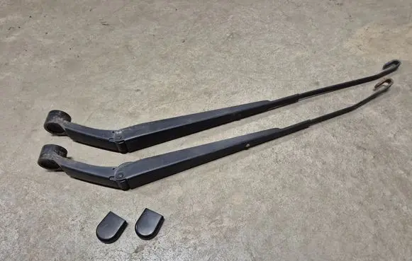 Toyota Hilux (AN10, AN20, AN30) Front wiper blade arm