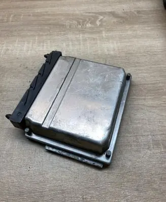 Volvo V70 Engine control unit/module ECU 08667710A 0281010319