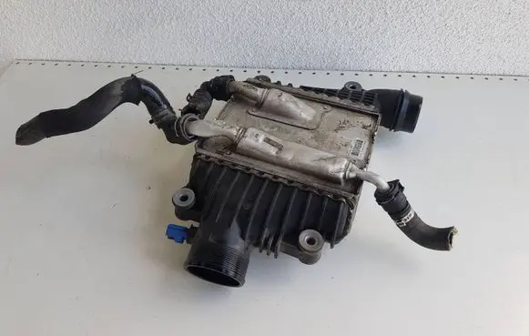 Jaguar F-Pace Intercooler radiator GX736K775AC