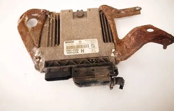 Toyota Yaris Engine control unit/module 896610D450
