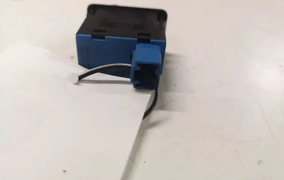 Nissan Primera Headlight level height control switch 37044A D10802