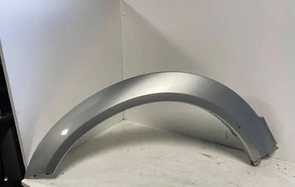 Subaru Legacy Fender trim (molding)