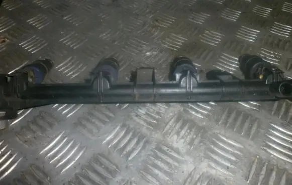 Renault Megane I Fuel main line pipe 866313