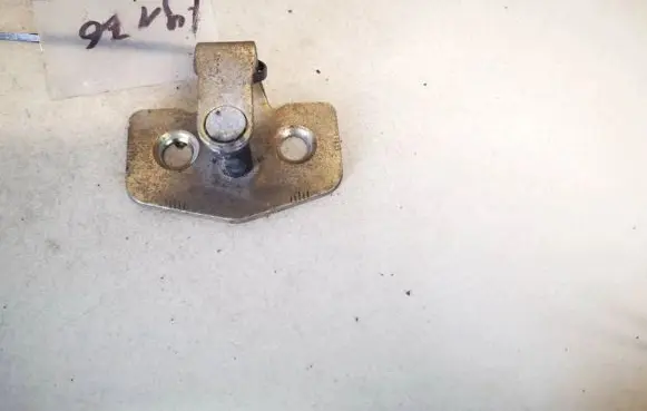 Opel Astra G Front door lock loop/hook striker 