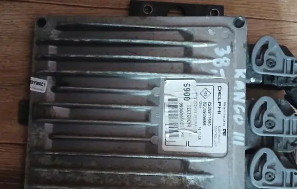 Renault Kangoo II Engine control unit/module ECU 8200909666