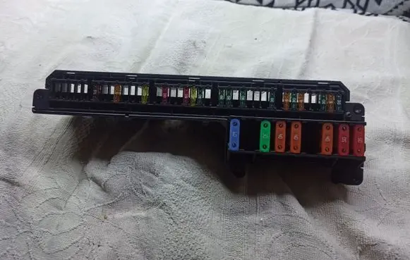BMW 5 E60 E61 Fuse box set 6114695733001