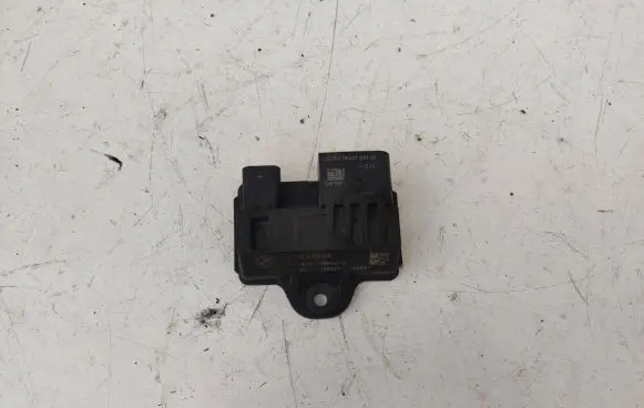 BMW X5 F15 Glow plug pre-heat relay 8519472 0522140104