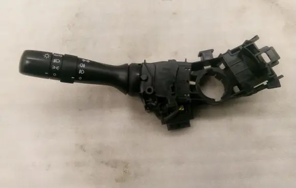 Toyota Auris 150 Indicator stalk 8414002331 17F613