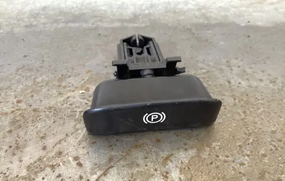 Mercedes-Benz C W203 Hand brake release handle 2034270112
