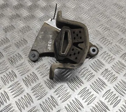 Volkswagen Transporter - Caravelle T6 Engine mount bracket 7E0399151C