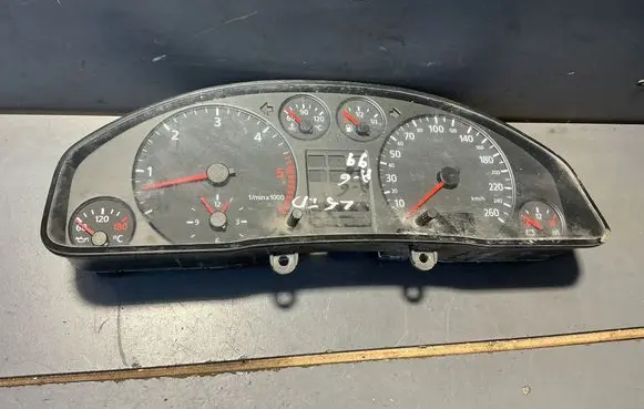 Audi A6 S6 C5 4B Speedometer (instrument cluster) 4B0919860E