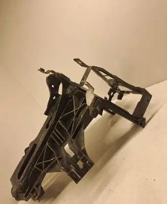 Headlight/headlamp mounting bracket
