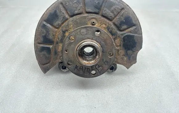 Volkswagen PASSAT B6 Front wheel hub
