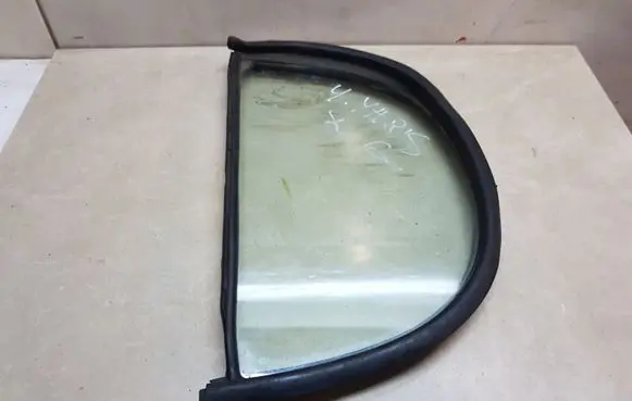 Toyota Yaris Rear vent window glass 43R005834
