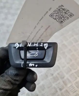 BMW 4 F36 Gran coupe Tailgate/boot open switch button 927511902
