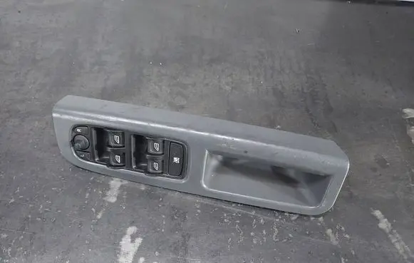Volvo V50 Electric window control switch 30773210