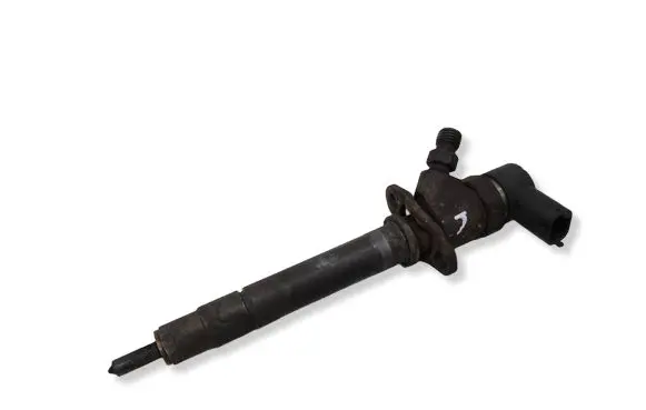 Volvo S60 Fuel injector 8658751