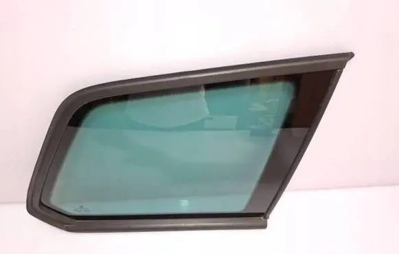 Volkswagen Golf VII Rear side window 5G9845298