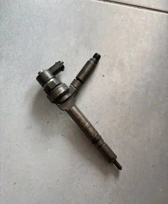Fuel injector