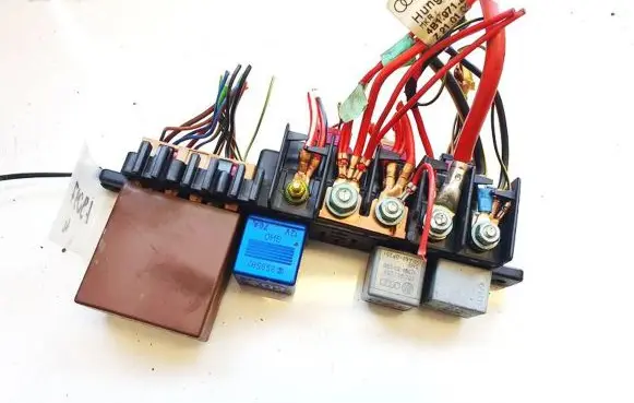 Audi A6 S6 C5 4B Fuse box set 8l0941822a 896083000