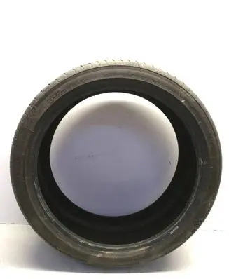 Volkswagen Golf VII R17 summer tire 