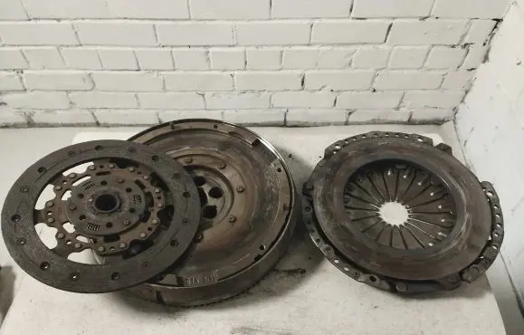 Ford Focus Dual mass flywheel 3M516477CG 9647933380 08229400007
