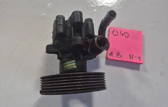 Mitsubishi Pajero Power steering pump 0B24 P067943
