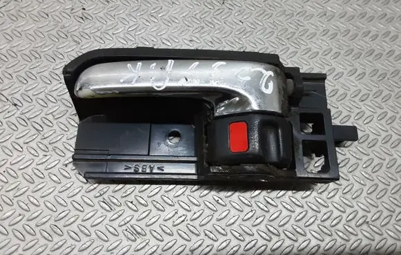Toyota Corolla Verso E121 Front door interior handle