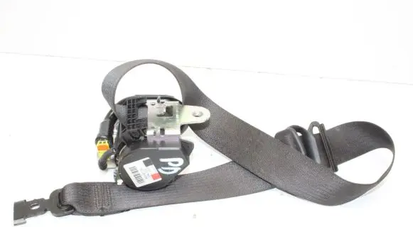 Opel Zafira C Front seatbelt 623097100
