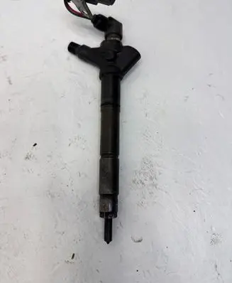 Toyota Corolla Verso AR10 Fuel injector 236700R040