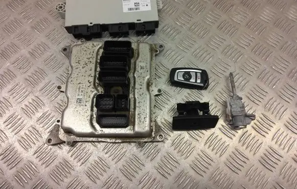 BMW X3 F25 Engine ECU kit and lock set 8631689