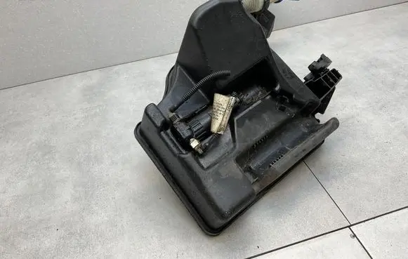 Audi A1 Windshield washer fluid reservoir/tank 6R0955453D