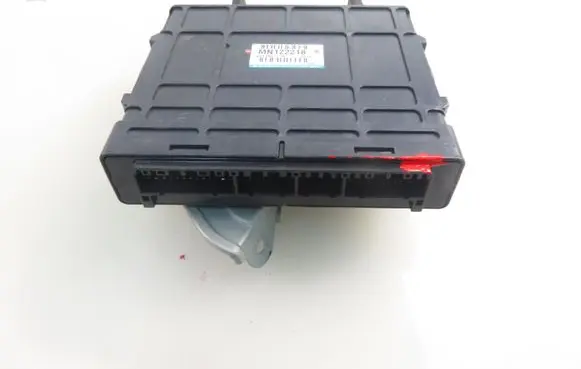 Mitsubishi Outlander Engine control unit/module MN122218