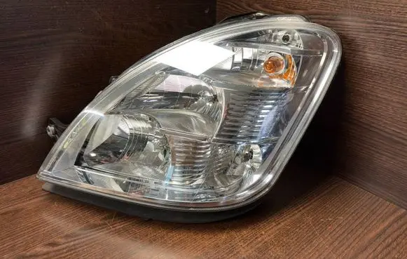 Iveco Daily 4th gen Headlight/headlamp 69500013 S43830748
