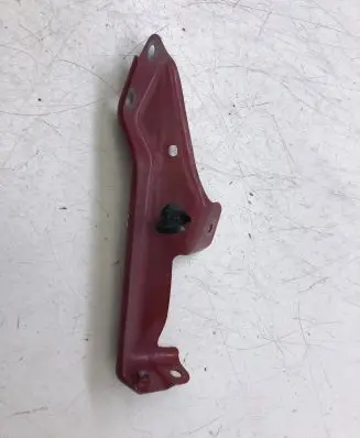 Nissan X-Trail T32 Fender mounting bracket
