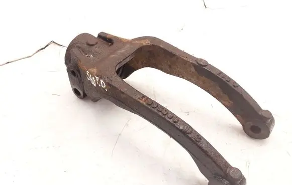 Alfa Romeo 166 Lower shock absorber bracket 60656617