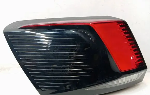 Peugeot 3008 II Rear/tail lights 9810477180