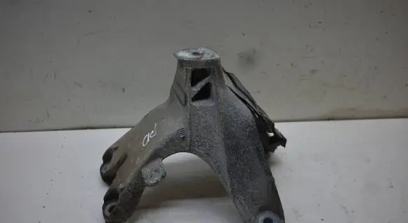 Audi A4 S4 B8 8K Engine mounting bracket 8K0199308EE