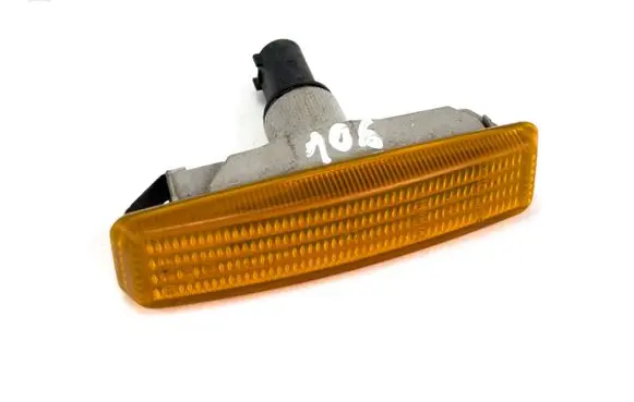 BMW 5 E39 Front fender indicator light 8360205