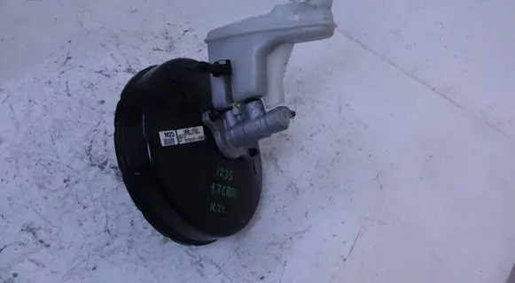 Hyundai ix35 Brake booster 585002S251