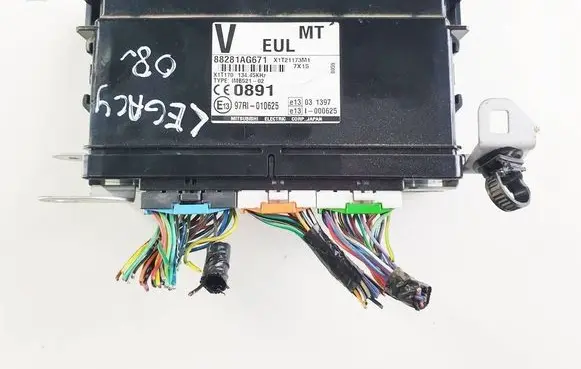 Subaru Legacy Comfort/convenience module 88281AG671 X1T21173M1 97RI010625