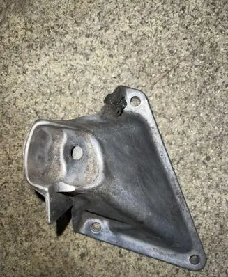 BMW 5 E60 E61 Engine mounting bracket 6761149 19600
