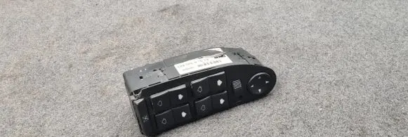BMW 7 E38 Electric window control switch 8360829